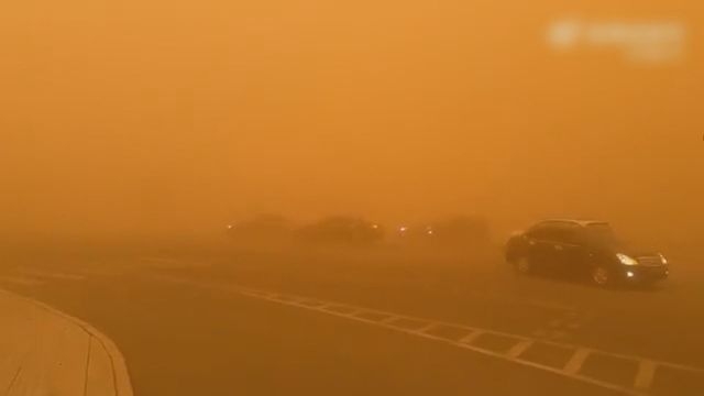 內地氣象部門發布沙塵暴黃色預警 內蒙部分地區能見度曾不足60米