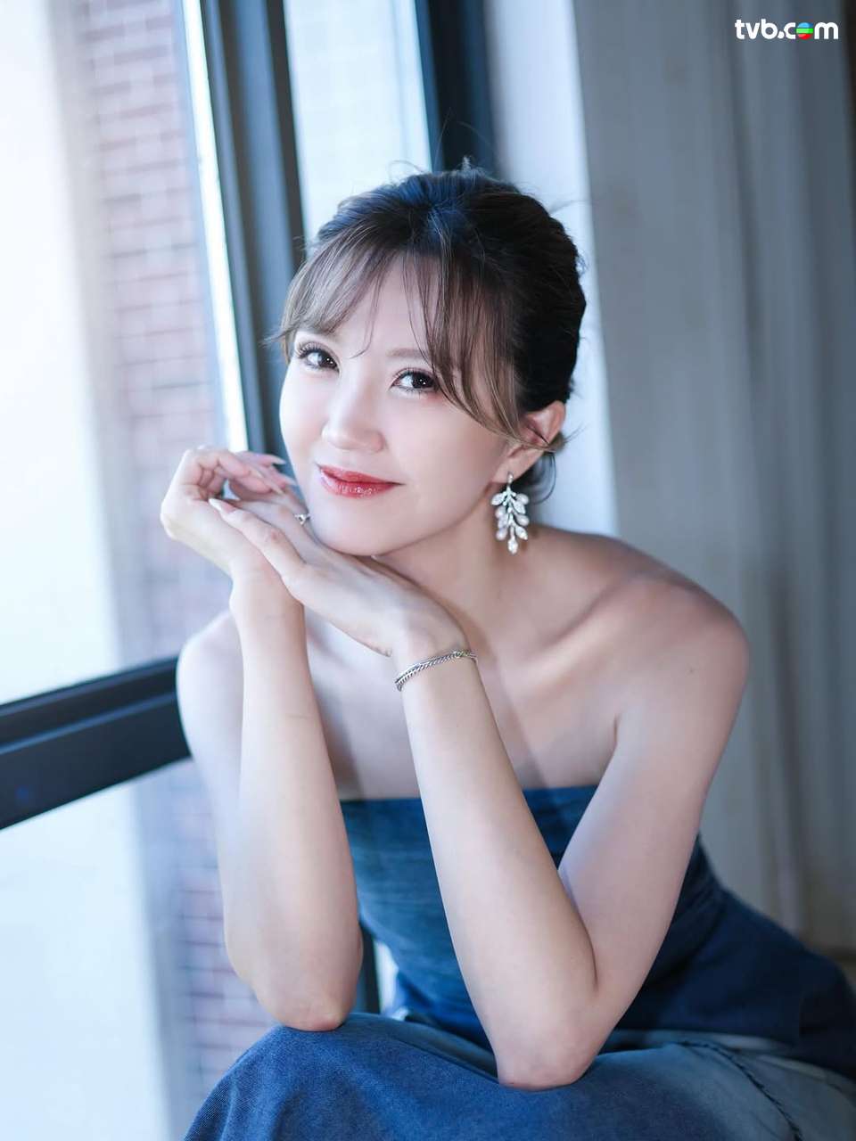 吳若希晒寶貝仔女表演彈琴靚相聲色藝俱全網民激讚遺傳父母優良基因