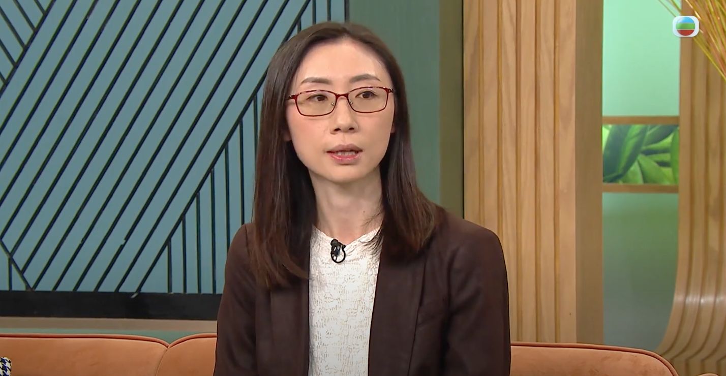 青光眼｜BB患青光眼？媽媽留意小朋友有無4癥狀！黑暗中看手機小心中招