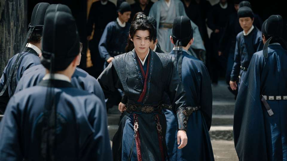 王鶴棣《大奉打更人》演型爆捕快憑兩套劇人氣高企被封內地頂流男