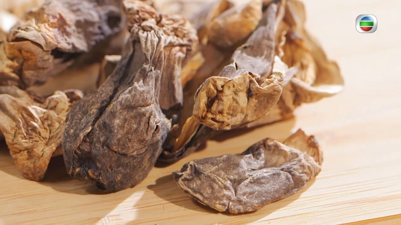 蒸雞食譜｜肥媽示範乾草菇金針花雪棗蒸雞 消暑解毒＋提免疫能力 2招秘技令蒸雞更惹味