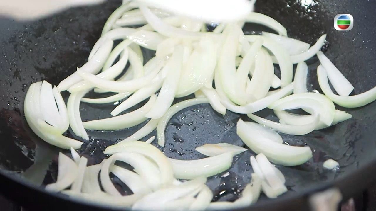 煎豬扒技巧｜三姐教外脆內嫩「不敗煎豬扒」打工仔必學1技巧令豬扒保持肉汁